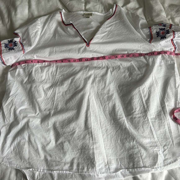 Host Pick! St. John’s Bay white cotton tunic w/blue & red accents.Size2X. Vneck. - Picture 9 of 13
